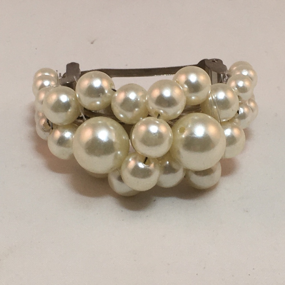 Faux Pearl Cluster Barrette